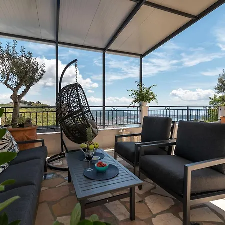 Villa Scenic Sea View,three Bedroom With Pool