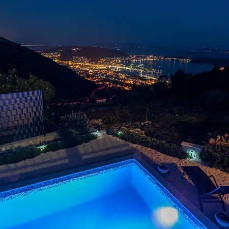 Semesterbostad Scenic Sea View,three Bedroom With Pool *