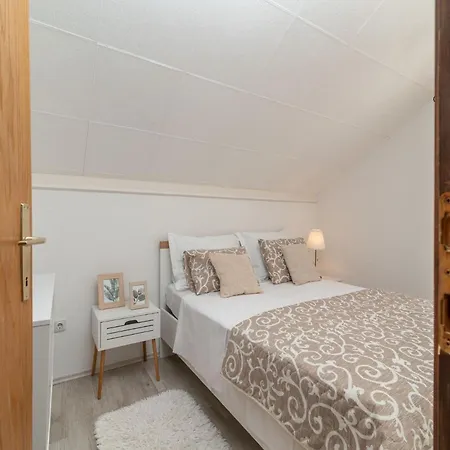 Semesterbostad Scenic Sea View,three Bedroom With Pool