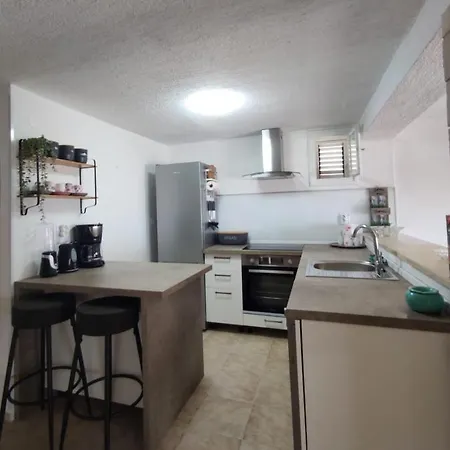 Semesterbostad Scenic Sea View,three Bedroom With Pool