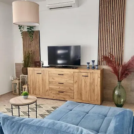 Scenic Sea View,three Bedroom With Pool *