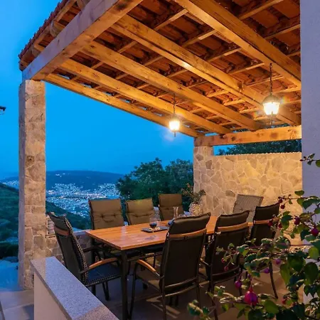 Scenic Sea View,three Bedroom With Pool