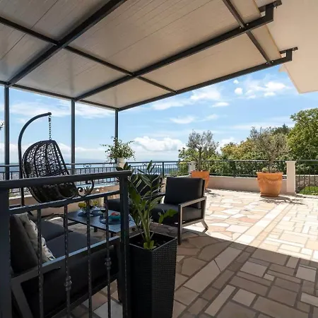 Scenic Sea View,three Bedroom With Pool *