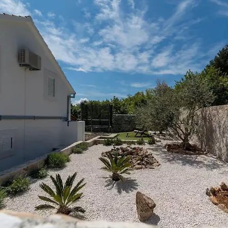 Feriehus Scenic Sea View,three Bedroom With Pool Trogir